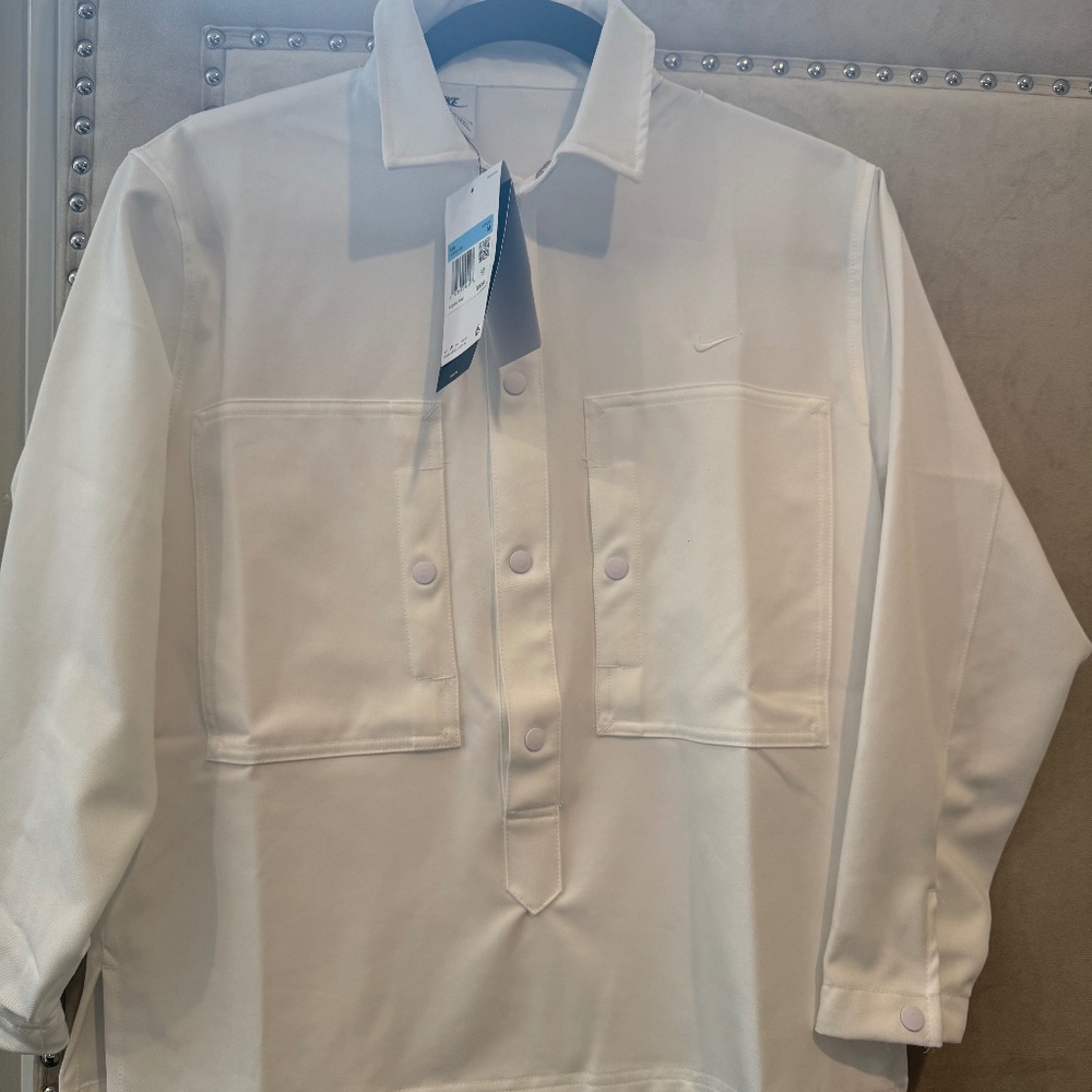 Nike Pull Over Water Resistant Jacket Kids medium